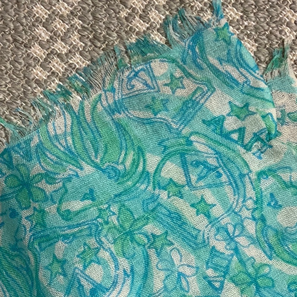 Women’s Lilly Pulitzer Scarf - Picture 5 of 7